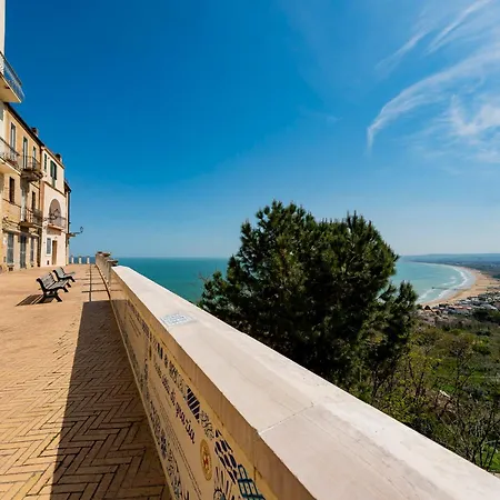 Guesthost - Vasto Vibes - Centro Storico شقة *